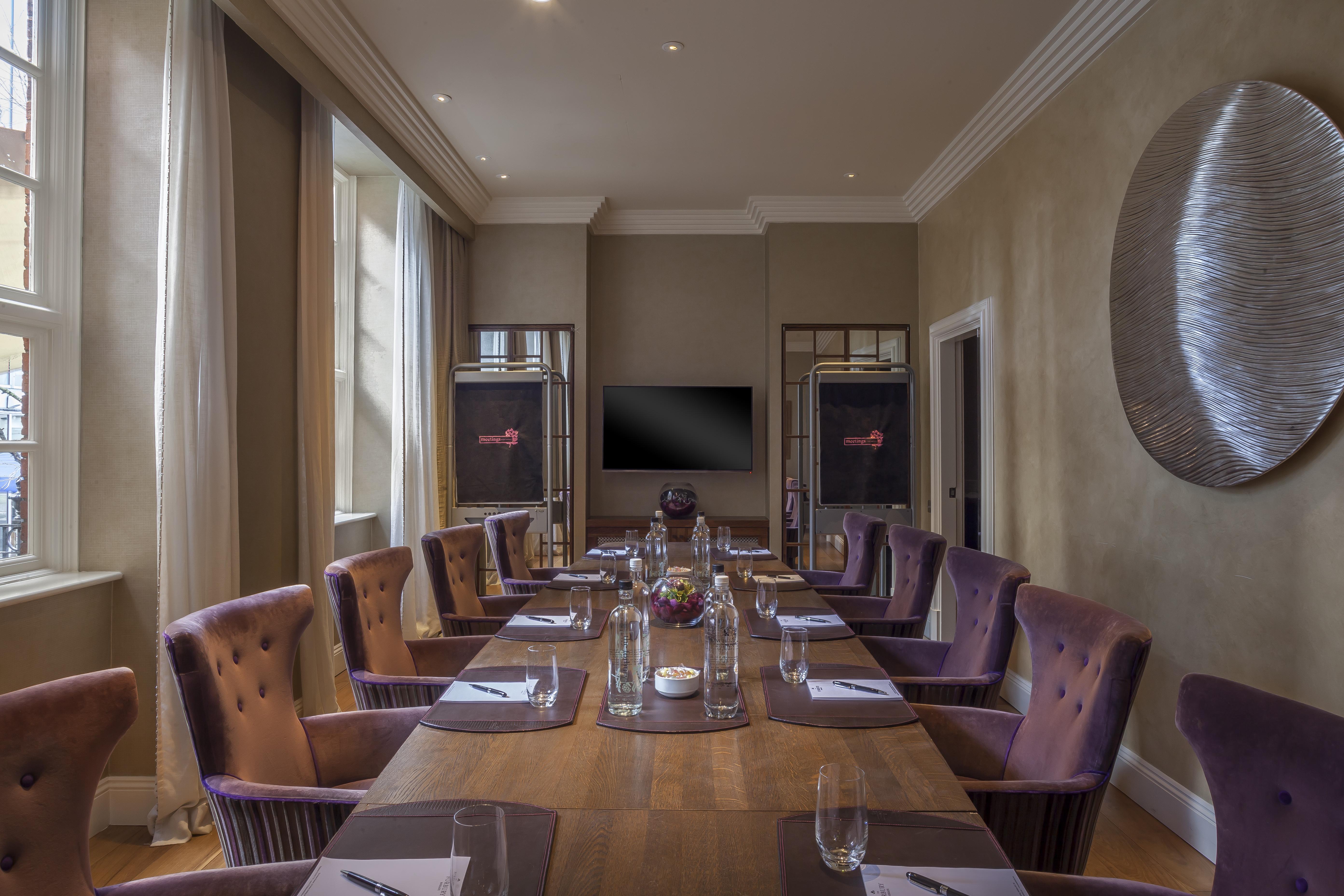 The Roseate Reading Hotel Exterior photo The Boardroom at The Ivy Collection