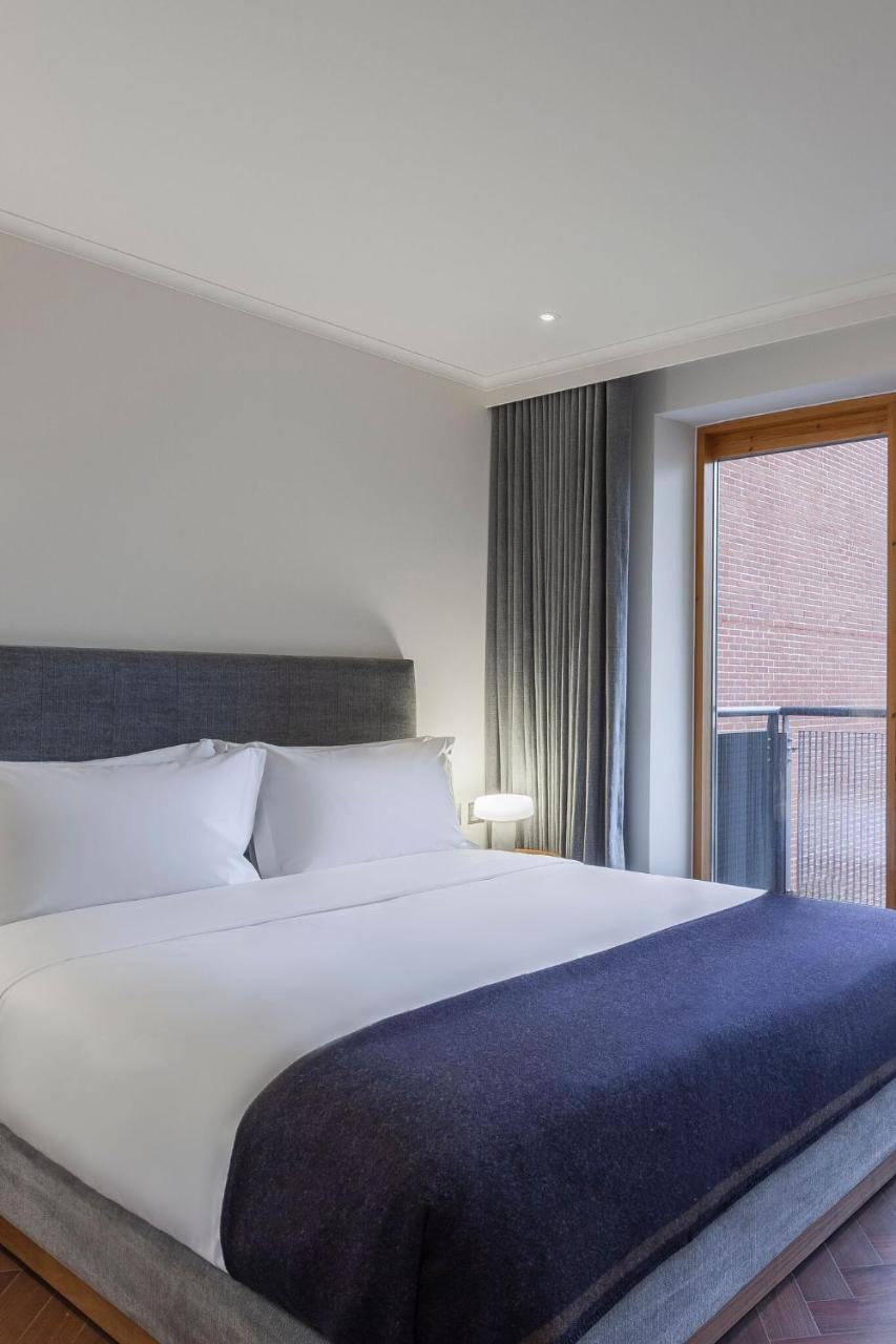 The Roseate Reading Hotel Exterior photo A bedroom at the hotel