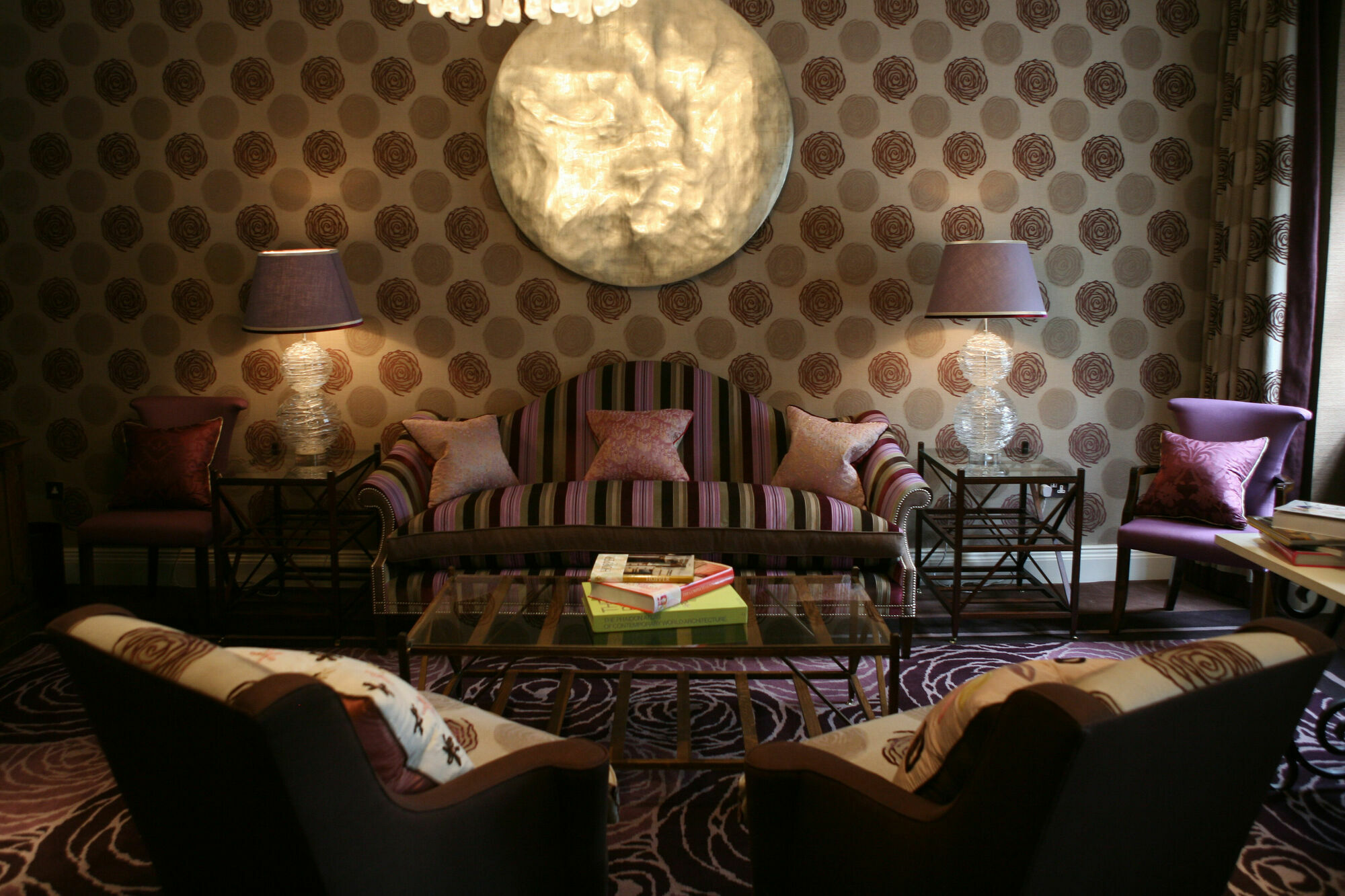 The Roseate Reading Hotel Exterior photo The living room